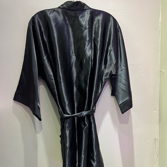 Treasure by Faris Nylon Black Robe - Picture 2 of 4